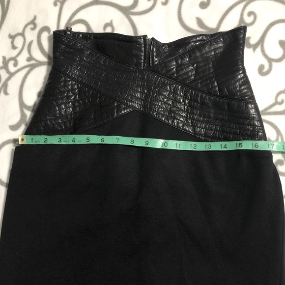 High-Waisted Vintage Pencil Skirt - Picture 6 of 7